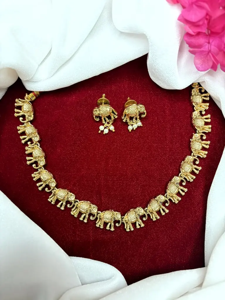 Antique Elephant Necklace N0008