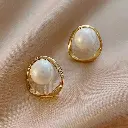 Pearl Round Stud S0019
