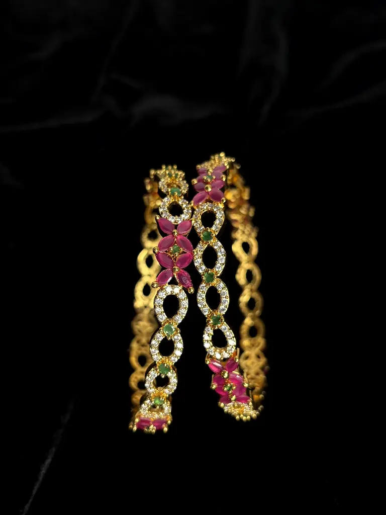 Oval and Flower stone Bangle B0009