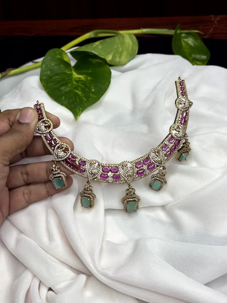 Peacock Hasli Kemp Stone set N0036