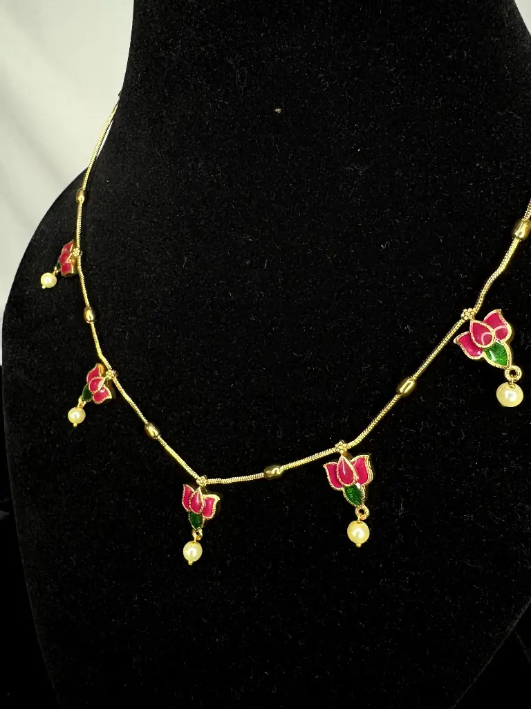 Lotus Chain N0042