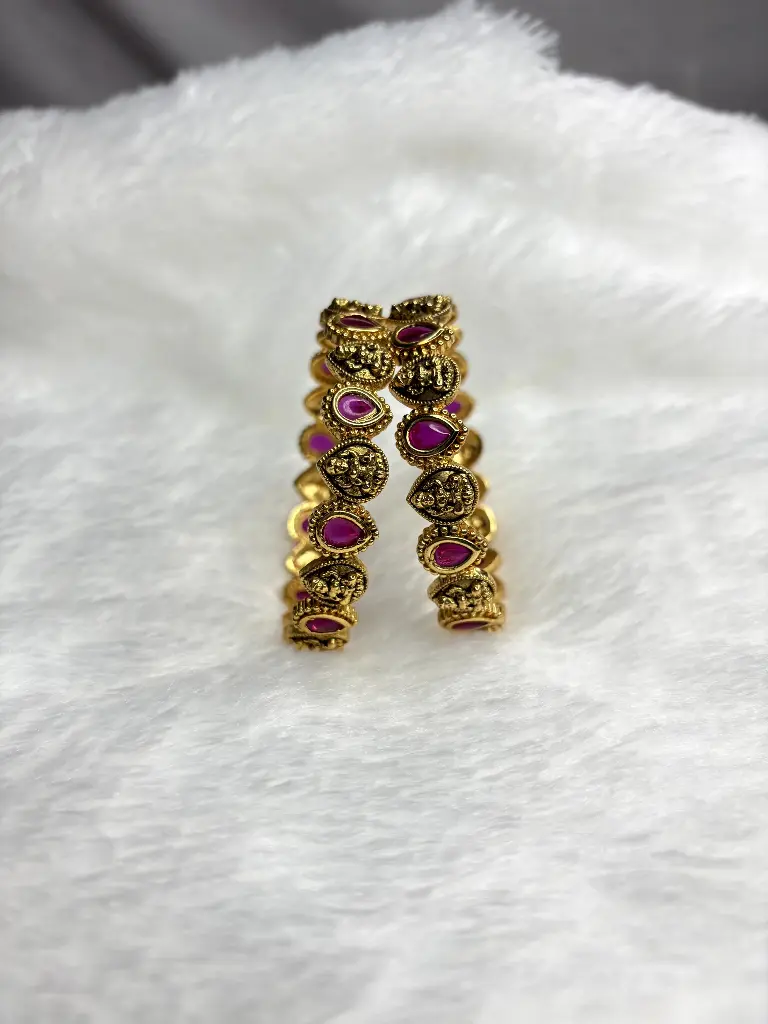 Red Kemp Laksh Bangle B0012