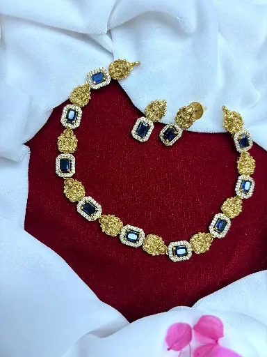 Blue Stone Devi necklace N0011