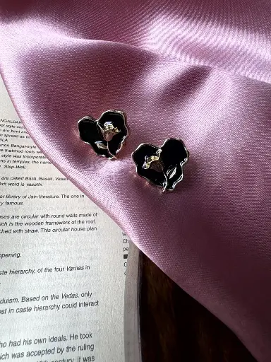 Dark Heart Rose Bud Stud S0011