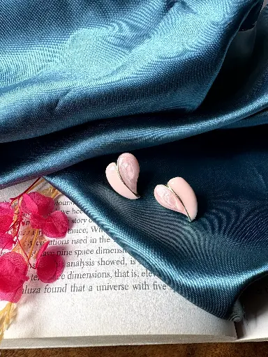 Rose Heart Stud S0028