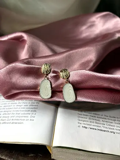 Oval Dangle Drops S0029
