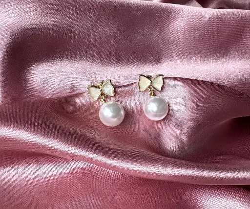 Bow Pearl Drop S0030