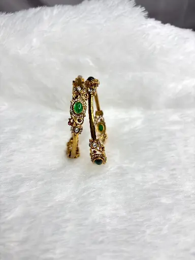 Green Kemp stone Bangle B0011