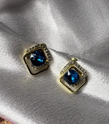 Blue Stone stud S0051