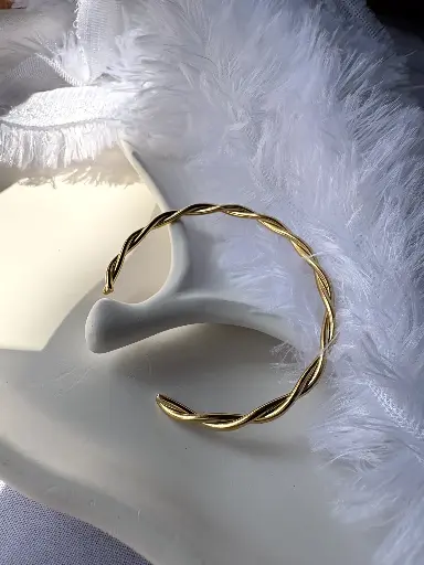 Twirl Bracelet WB007